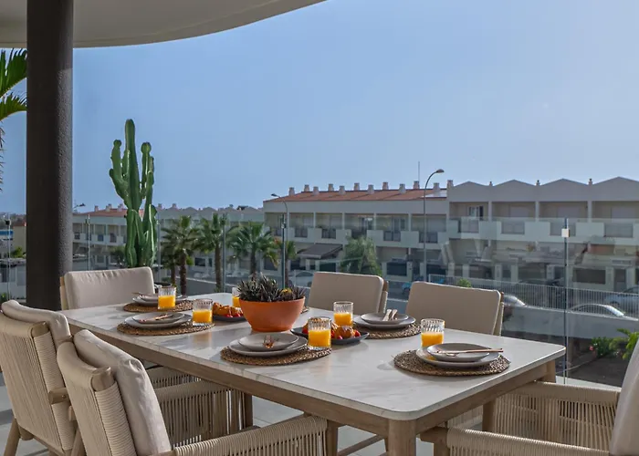 Апартаменты Serenity Deluxe - Pool & Terrace Адехе