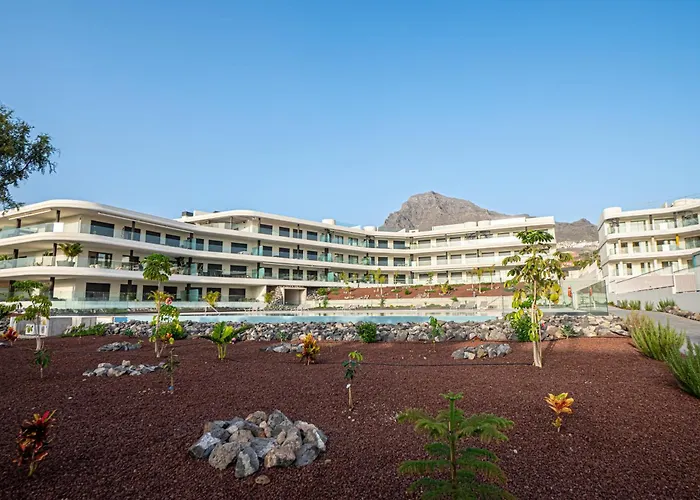 Serenity Deluxe - Pool & Terrace