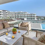 Serenity Deluxe - Pool & Terrace Appartement