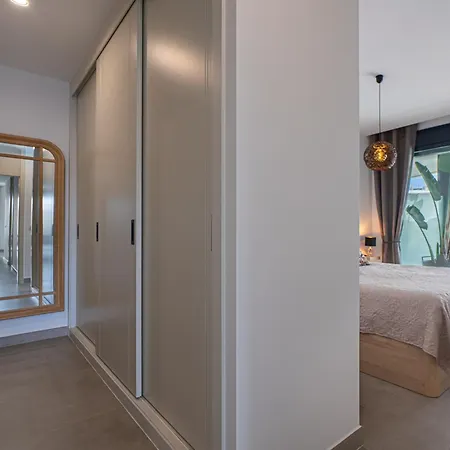 Lägenhet Serenity Deluxe - Pool & Terrace