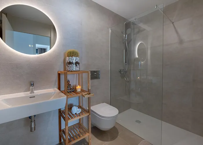 Serenity Deluxe - Pool & Terrace Apartamento